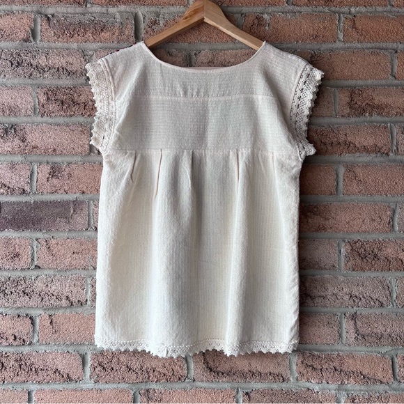 SUMMER TOP | Tan handmade embroidered crocheted shoe sleeve cottage core shirt - Picture 10 of 16